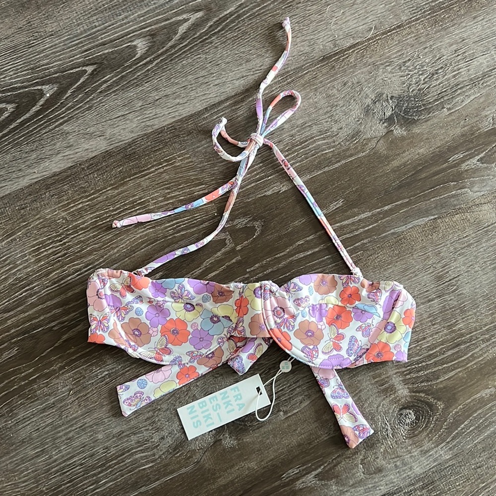 Frankie’s Bikini Mariposa Cielo Bikini top ✨ NWT ✨